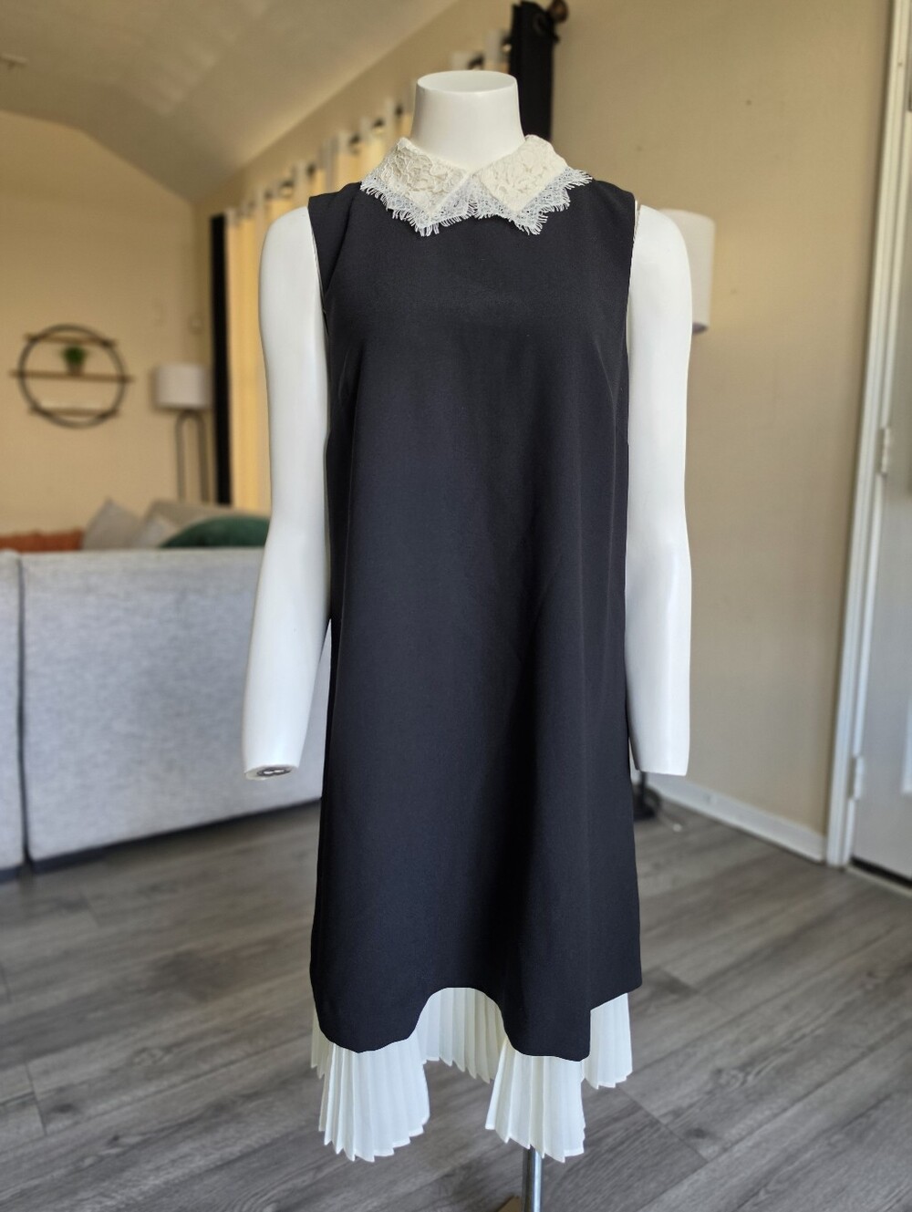⚡️$19 FINAL✨Nanette Lepore Sleeveless Black Dress, Cream Pleated Hem, Lace 6